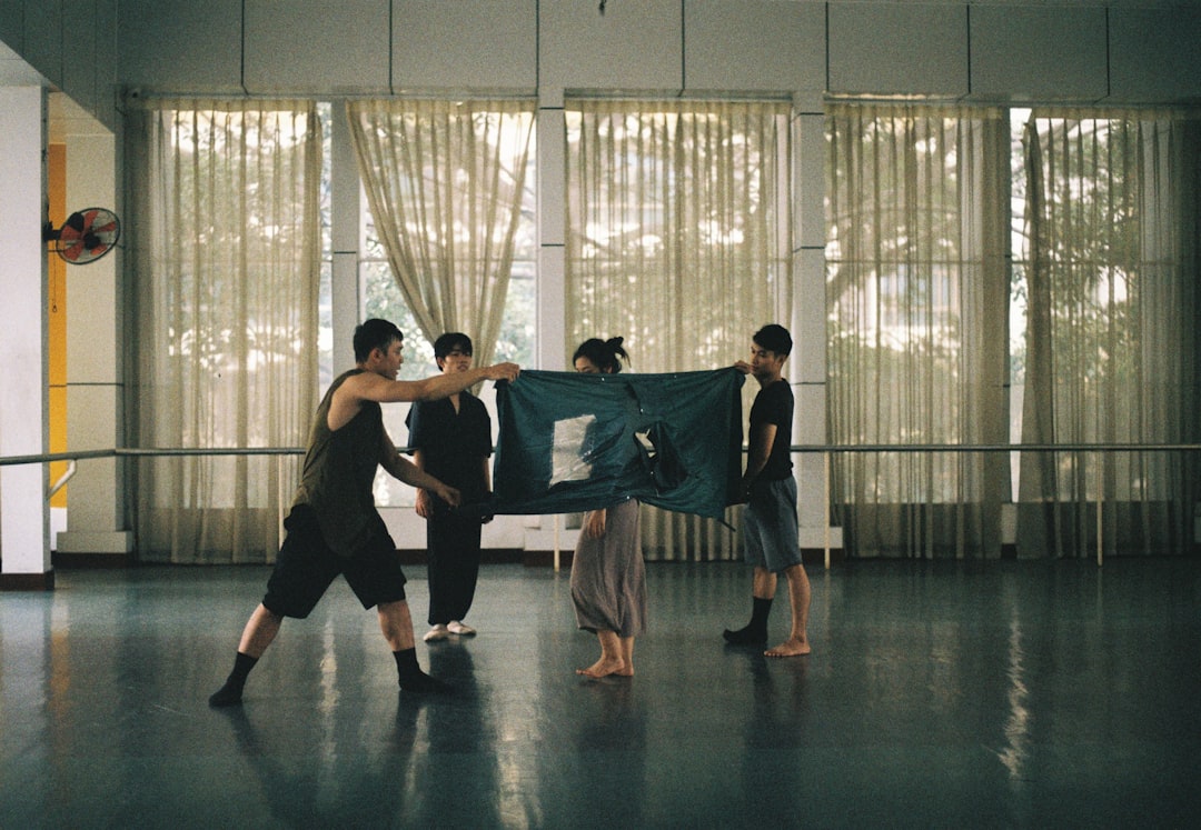 Beyond Technique: Emotional Resonance in Professional Contemporary Performance