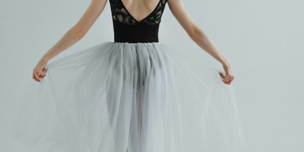 Contemporary Dance Costumes: Tips for Choosing the Perfect Outfit