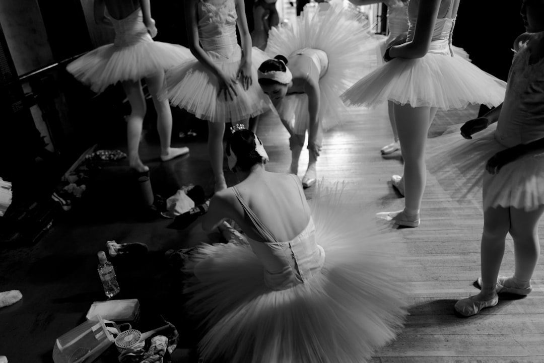 What to Wear for Contemporary Dance: A Dancer's Guide to Class, Rehearsal, and Performance