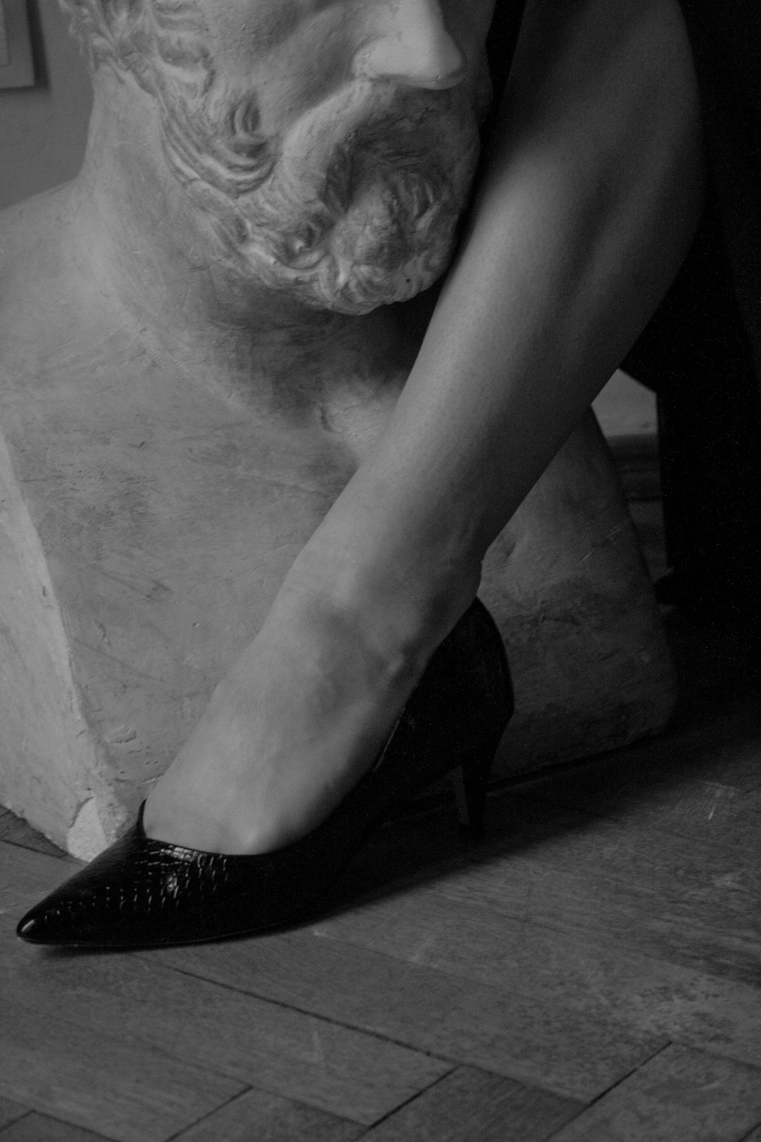 The Dancer's Second Skin: How to Choose Contemporary Dancewear That Moves With You