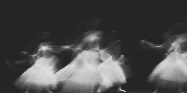 The Art of Flamenco Attire: A Guide to Choosing the Right Clothes