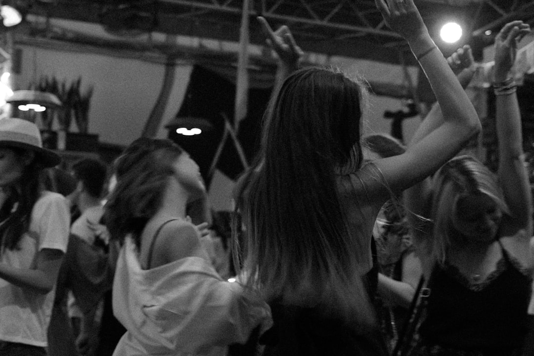 Heartbeat of the Hoedown: Five Tracks Defining Square Dancing in 2024