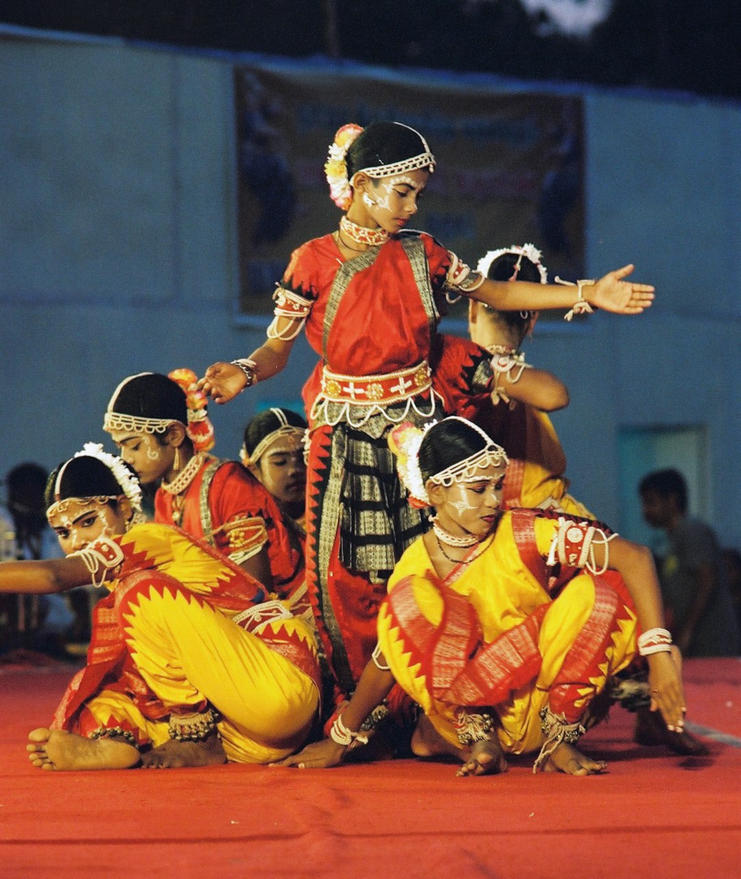 **"Discover the Best Folk Dance Schools in Ora City for Cultural Enthusiasts"**