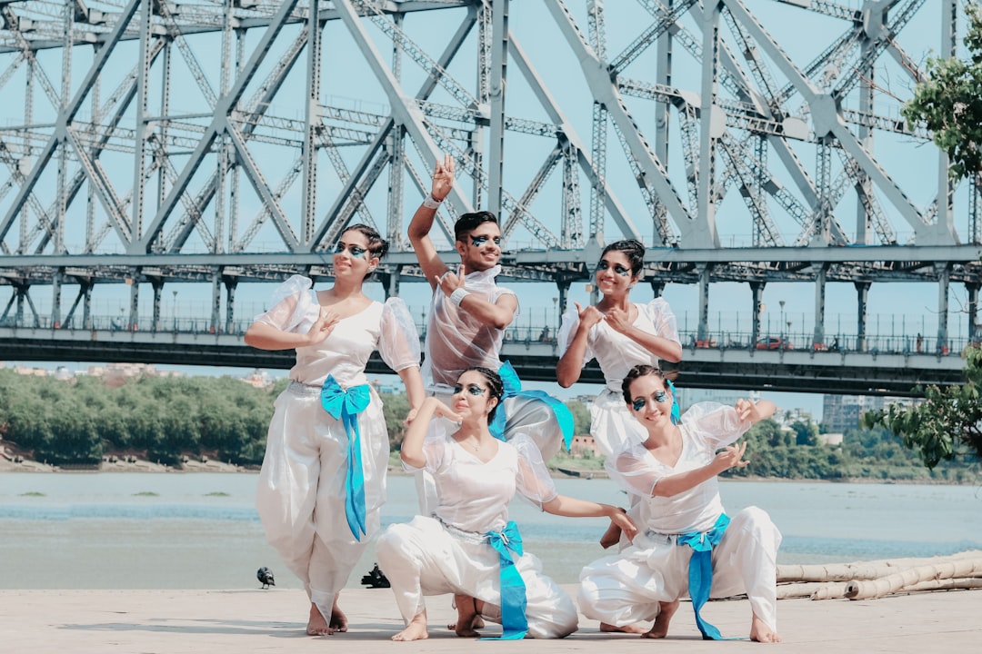 Beyond the Mirror: 5 Skills That Separate Working Contemporary Dancers from Everyone Else