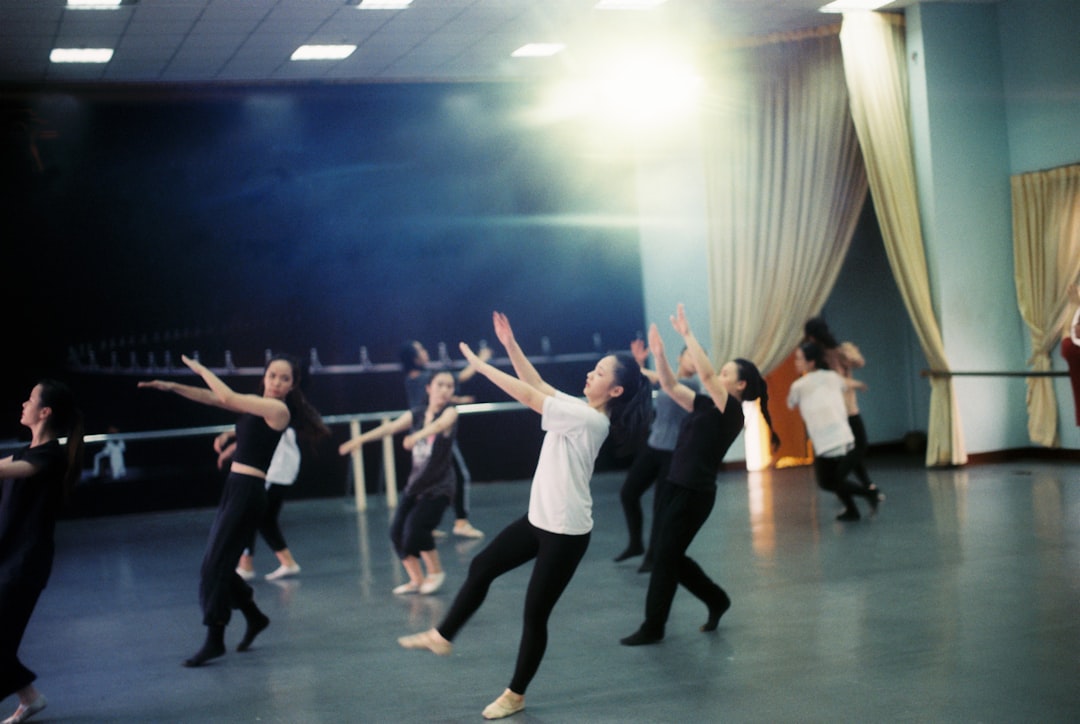 How to Dress for Contemporary Dance: A Complete Guide to Movement-Friendly Attire