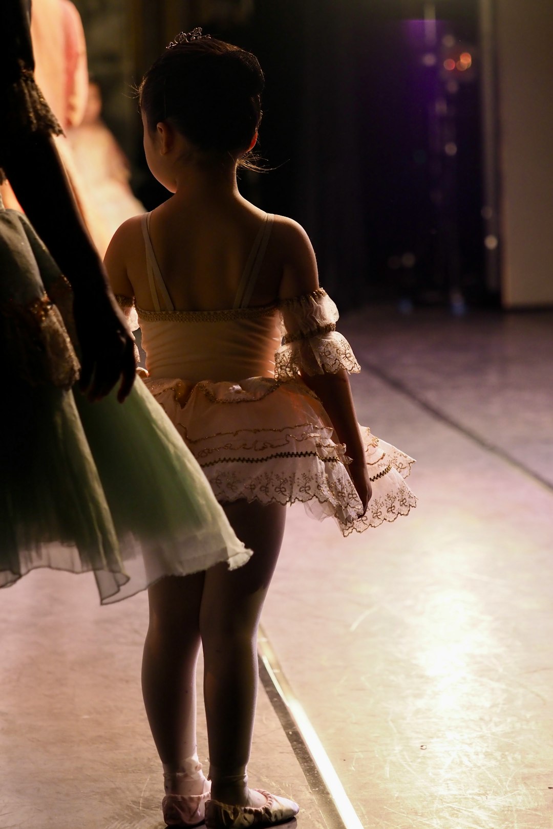 Contemporary Dance for Beginners: What to Expect in Your First Class and How to Start