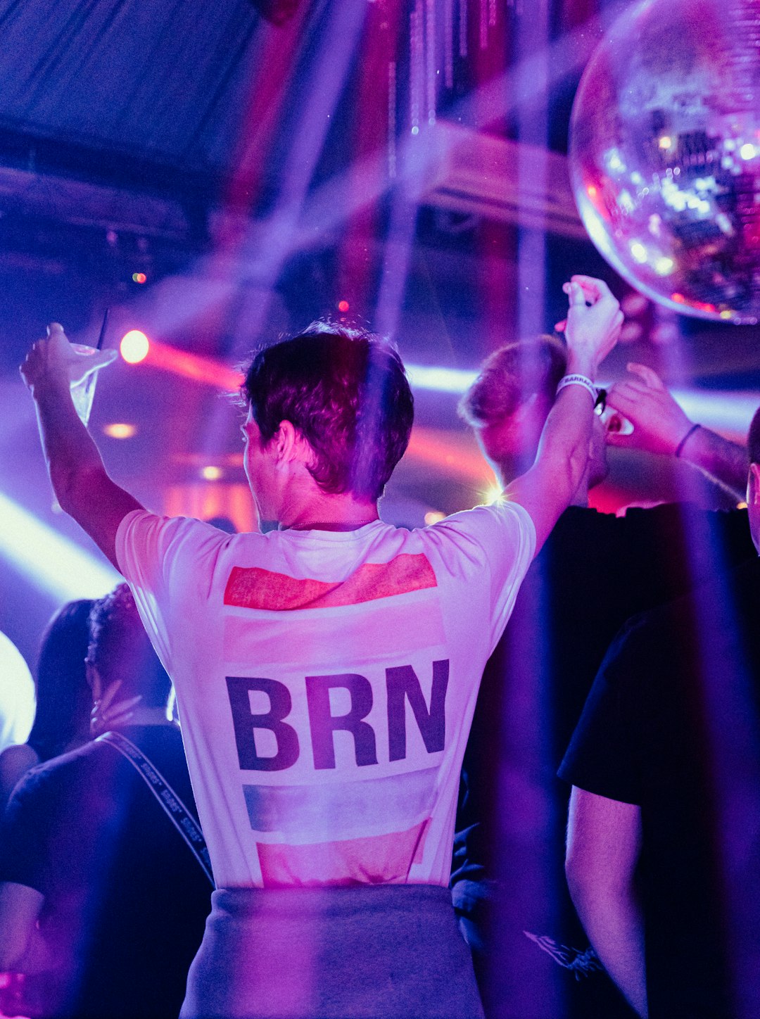 Caller's Secret Weapon: How to Build a Square Dance Playlist That Electrifies the Floor