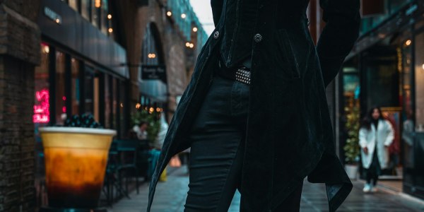 **Salsa Fashion Guide: Best Clothes for Freedom & Flair**