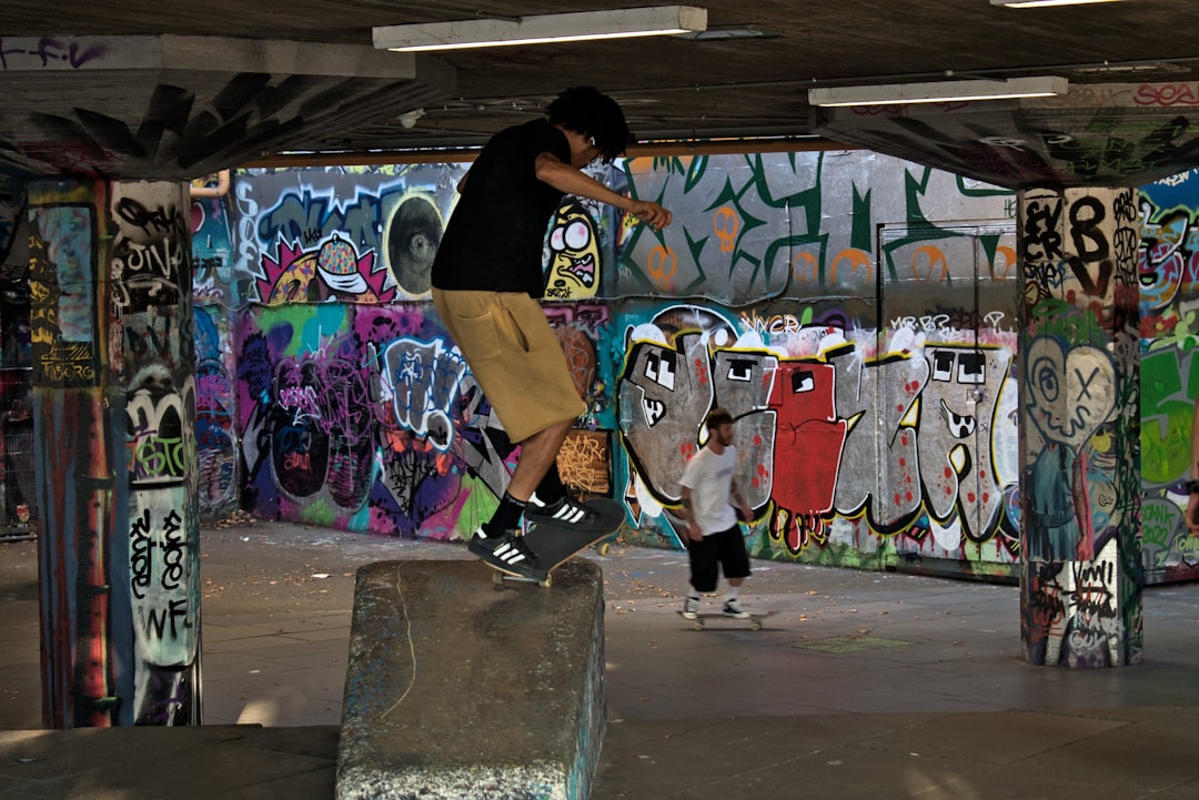**Top Tips for Selecting Breakdance Shoes That Boost Performance**