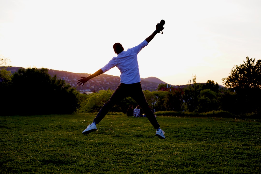 "How to Pick the Perfect Dance Shoes for Breakdancing"