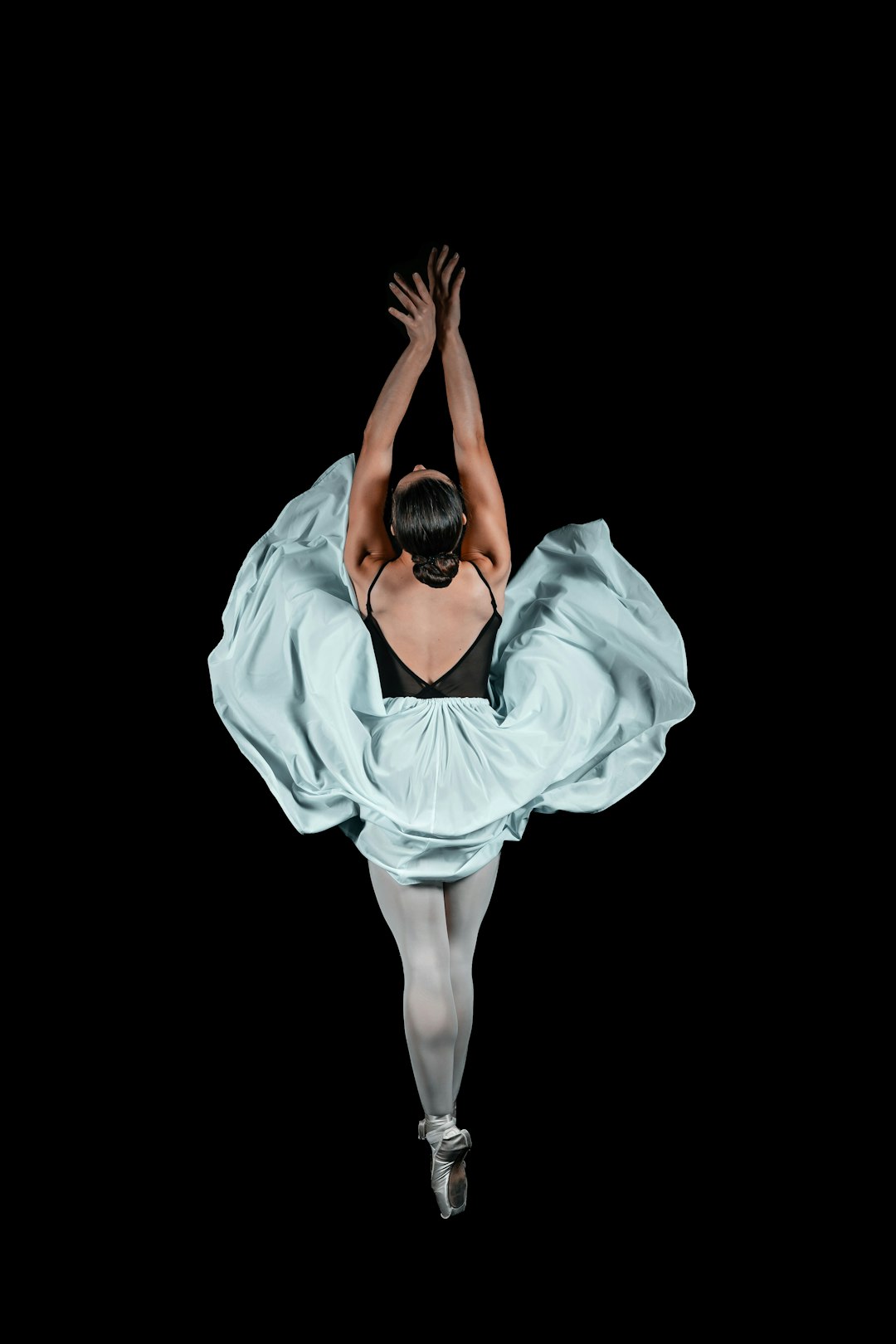 Flamenco Footwork for Beginners: Mastering Zapateado, Braceo, and Compás