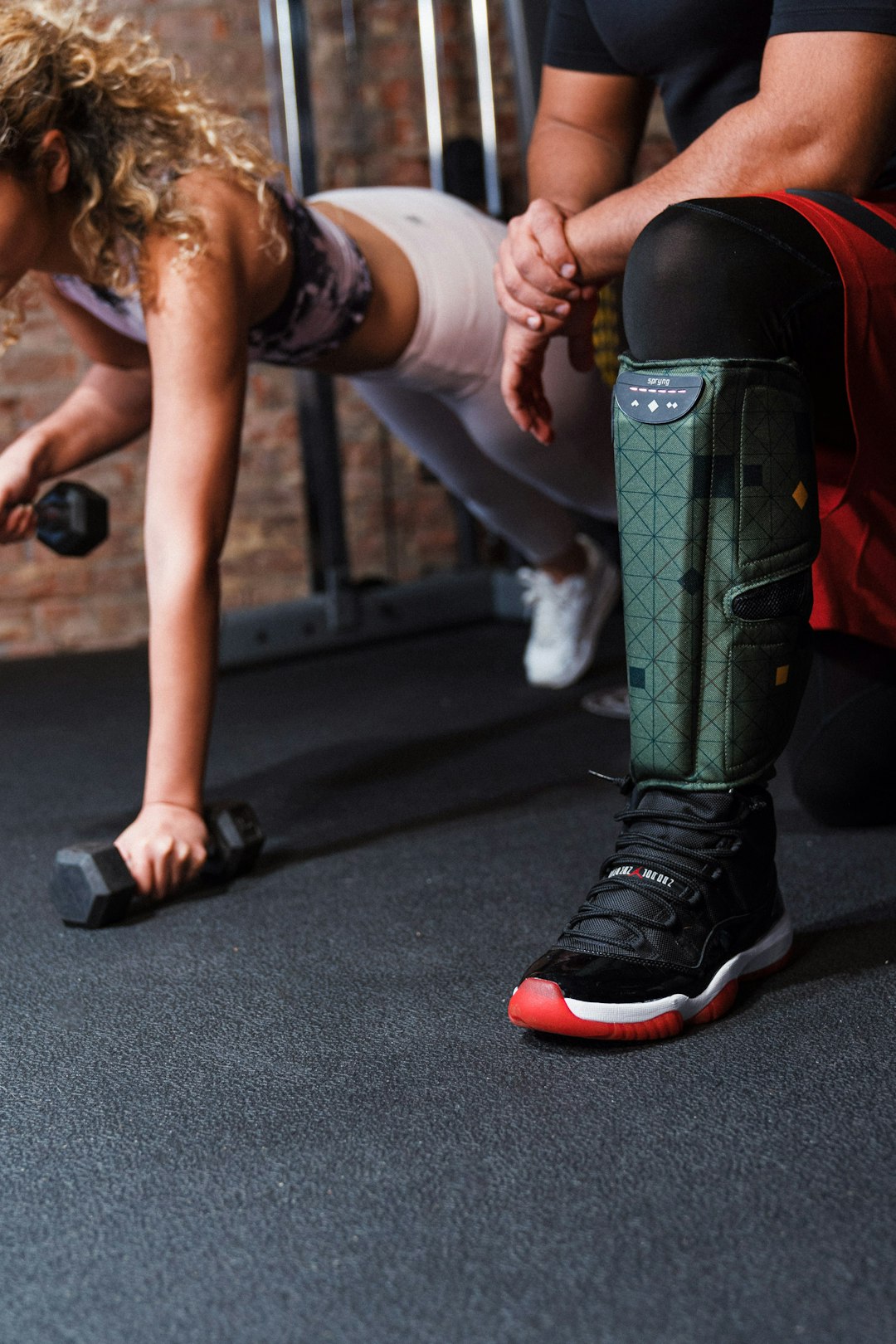 Footwear Guide for Contemporary Dance: From Barefoot to Foot Undies to Hybrid Shoes