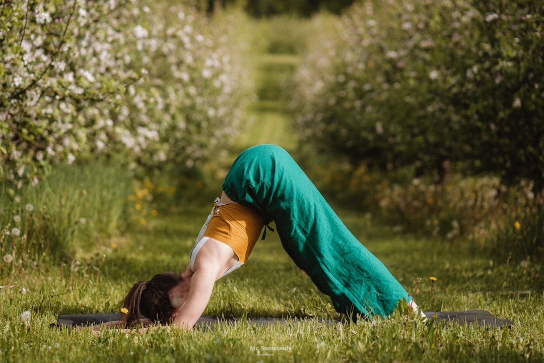 Foxtrot for Beginners: A Step-by-Step Guide to Basic Steps, Posture, and Connection