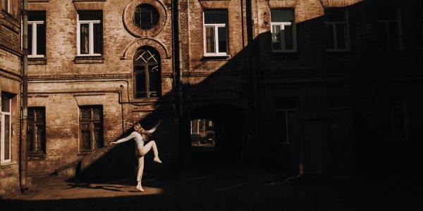 The Power of Improvisation: Unlocking Your Creativity in Contemporary Dance