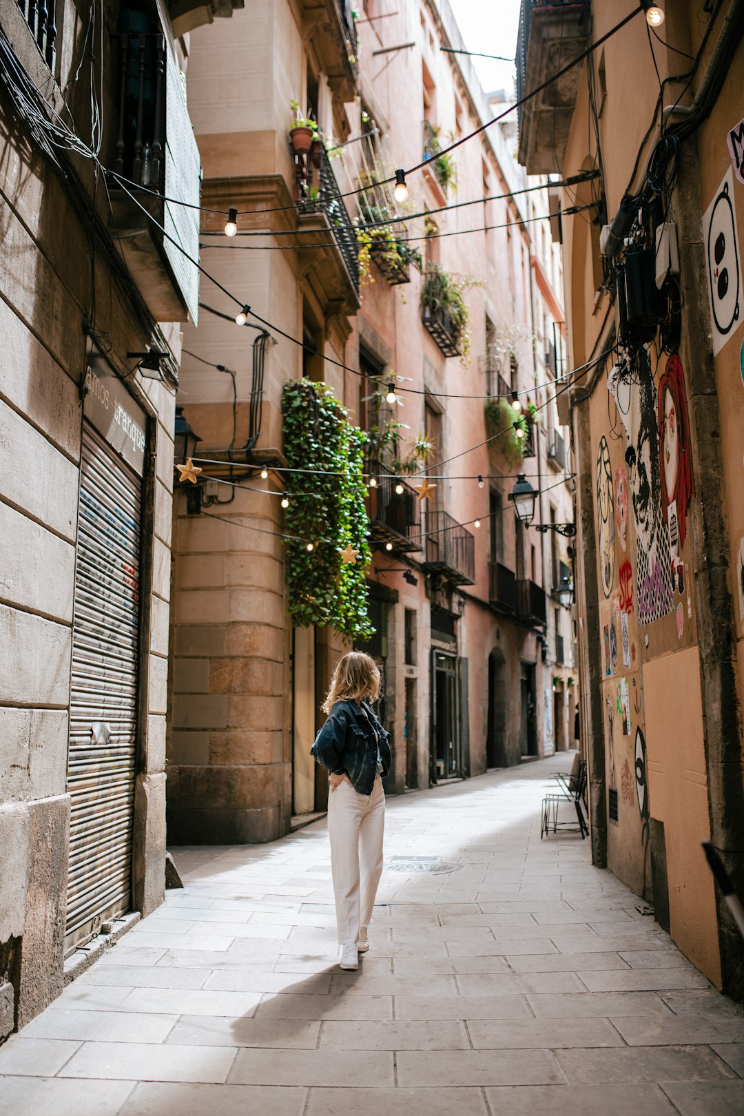 **"Flamenco Fashion Guide: How to Choose the Perfect Dance Outfit"**