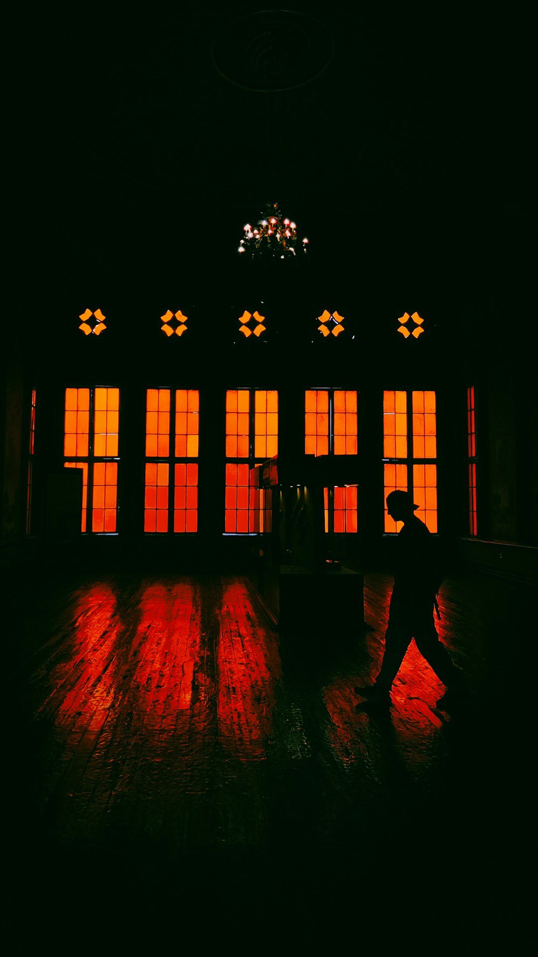 7 Songs That'll Transform Your Lindy Hop From "Fine" to "Unforgettable"