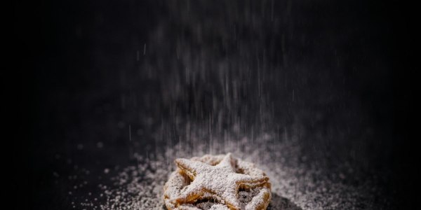 From Advanced to Artist: Cultivating Your Unique Contemporary Voice. Move beyond steps and into intention. This guide explores choreographic thinking and emotional authenticity for the seasoned dancer ready to define their artistry.