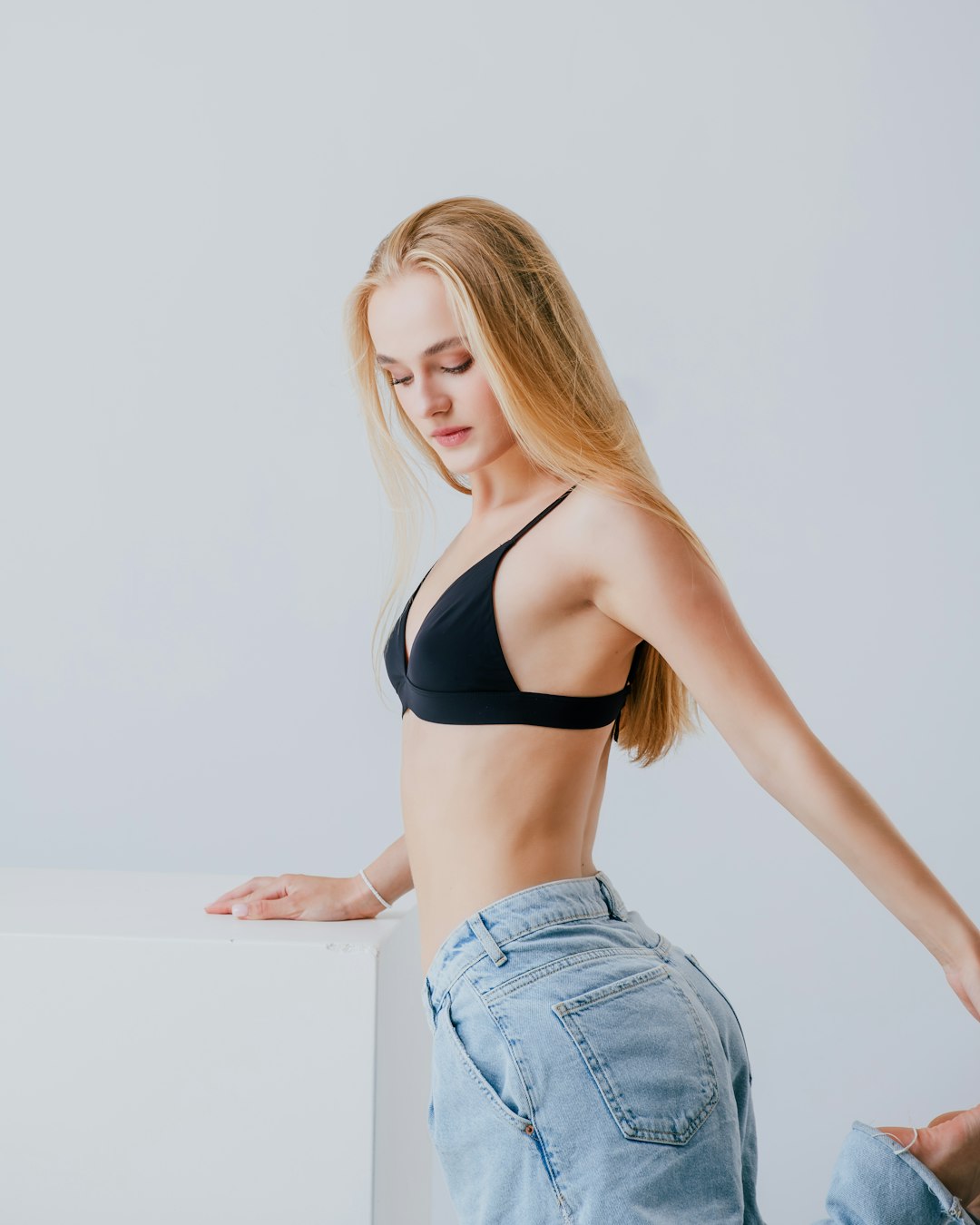 From Bedroom Mirror to Center Stage: Your Real Path to Pro Contemporary Dance