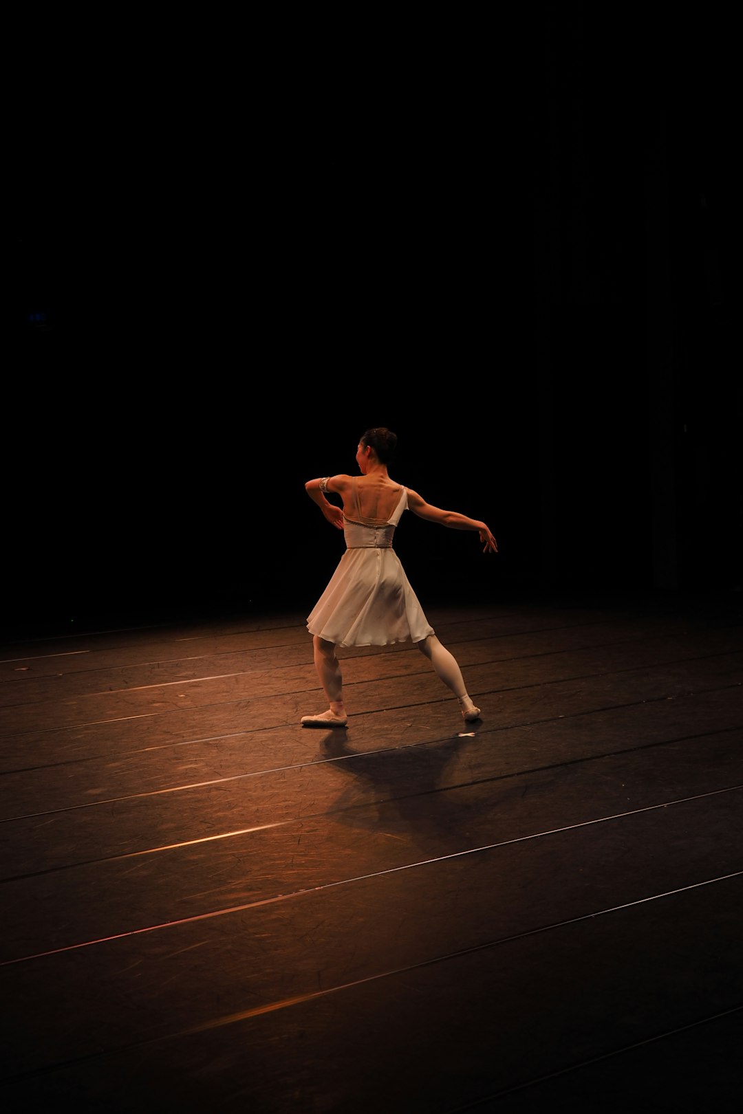Finding Your Flamenco Silhouette: A Dancer's Guide to Costume Fit, Tradition, and Function