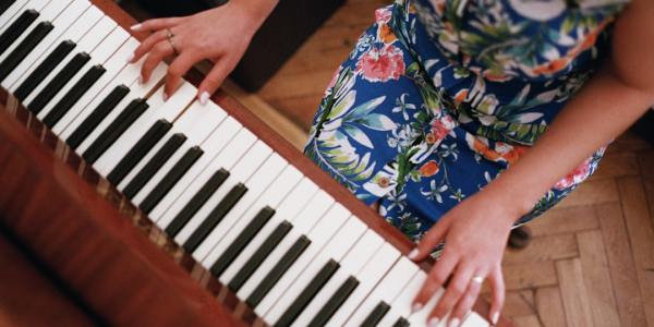 **From Pop to Cinematic: Curating the Perfect Music for Your Lyrical Emotion.**