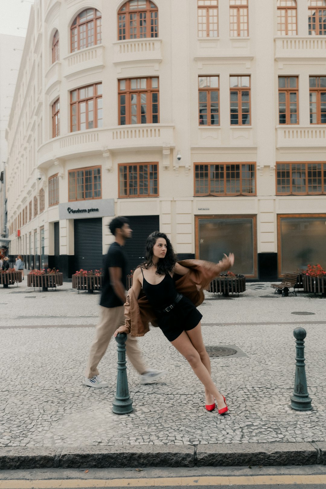**From Studio to Stage: Essential Music Picks for Contemporary Dancers**