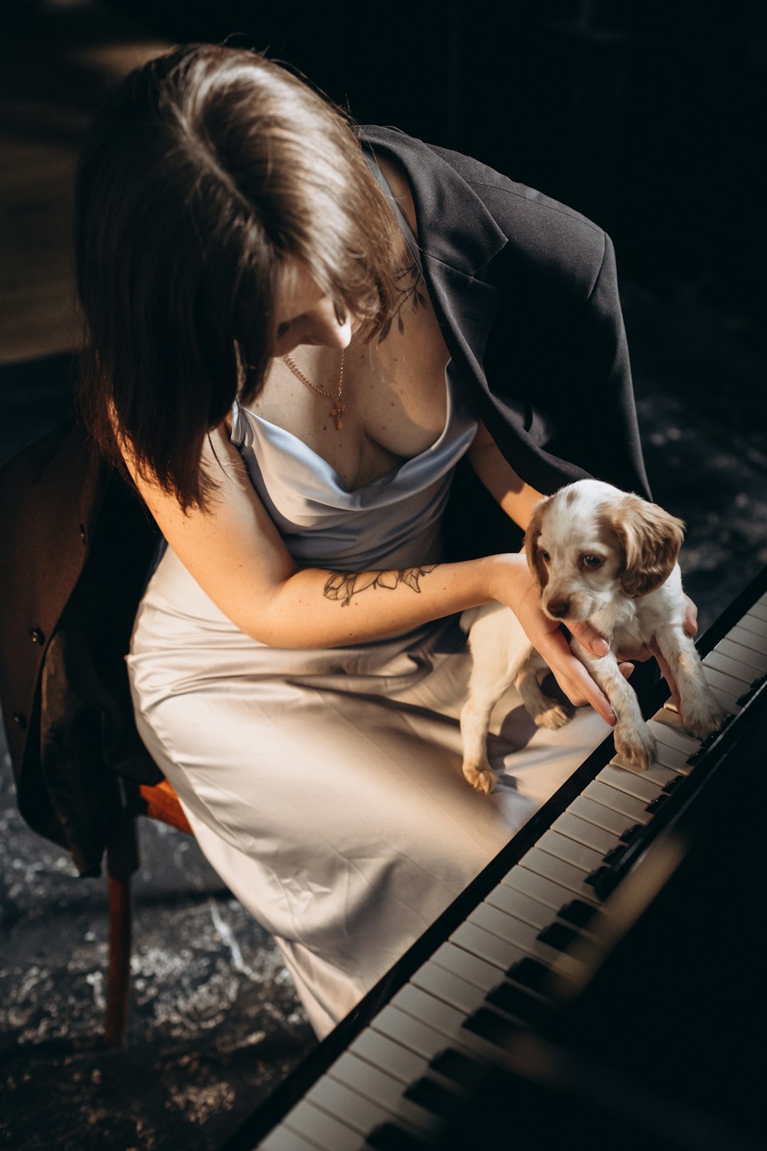 Top 5 Breakdance Shoe Features Every B-Boy & B-Girl Needs. From sole flexibility to critical ankle support, know what to look for before your next session.