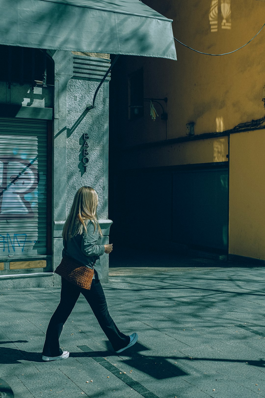 Building Your Dance Career: A Pro's Guide to Training, Networking, and Landing Gigs