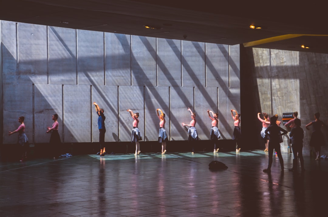 Contemporary Dance for Beginners: How to Start Moving When You Don't Know the Rules