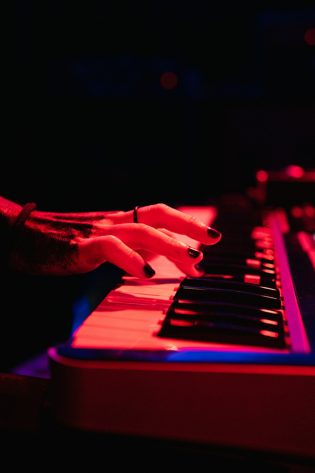 **Sonic Landscapes: The Ultimate Playlist for Your Next Contemporary Piece**