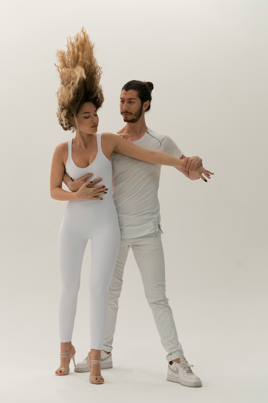 The Art of Connection: Building Trust in Lindy Hop Through Frame, Feel, and Flow