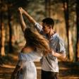 From Beginner to Advanced: A Lindy Hop Progression Guide - Offer tips and resources for dancers at various skill levels...