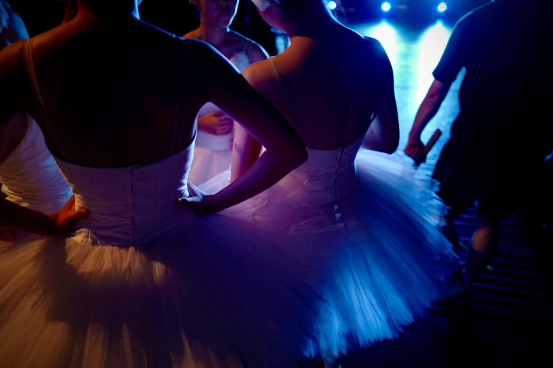 From First Steps to Swing Outs: A Beginner's Guide to Lindy Hop and Social Swing Dancing