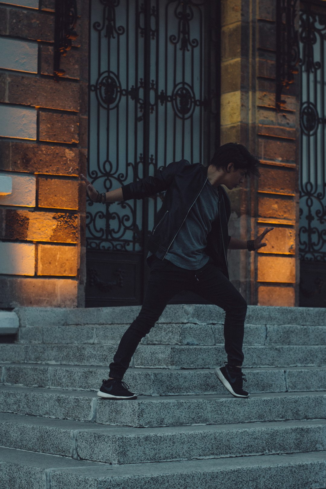 Jazz Dance for Beginners: What to Expect at Your First Class (And How to Prepare)
