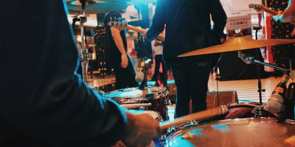 The Ultimate Belly Dance Playlist: Top Rhythms to Elevate Your Performance