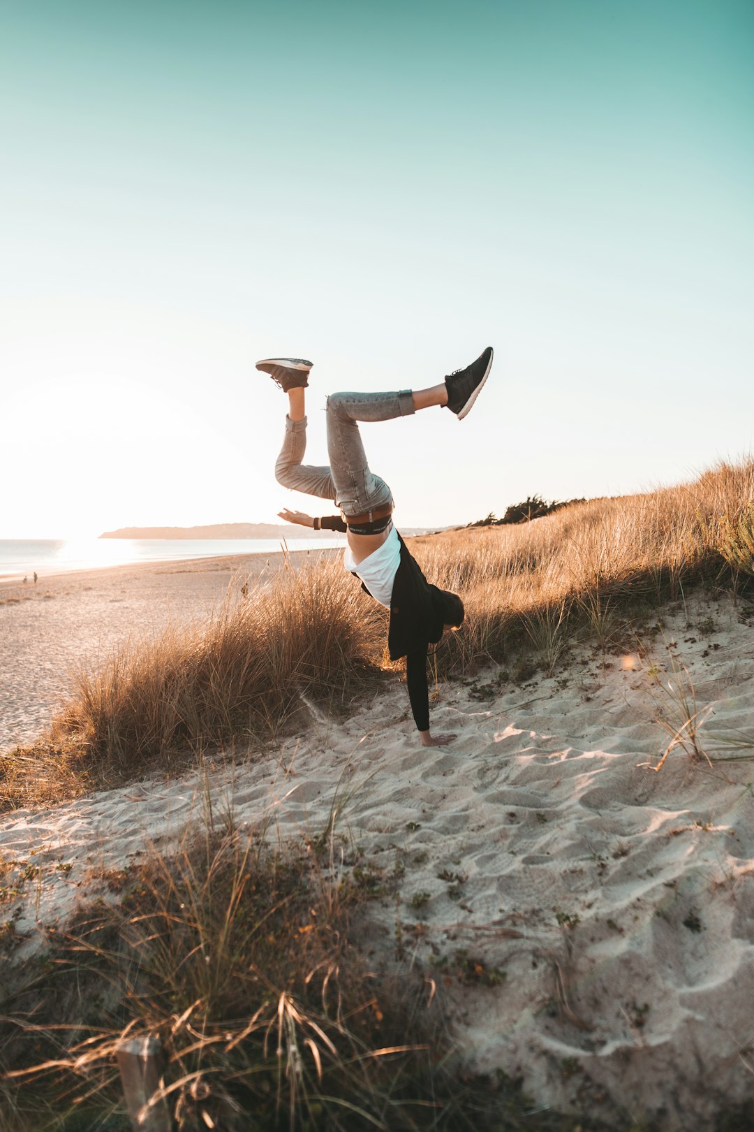 From Street to Stage: How to Build a Professional Hip Hop Dance Career Without Losing Your Roots