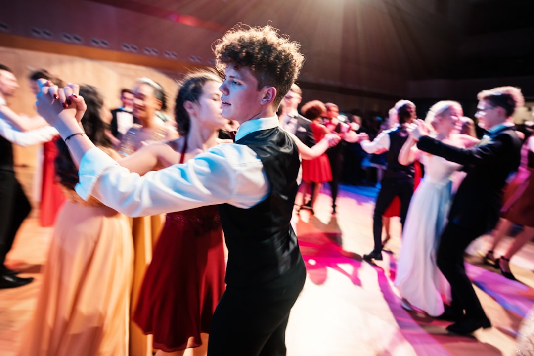 Swing Dancing for Beginners: 7 Tips for Your First Steps