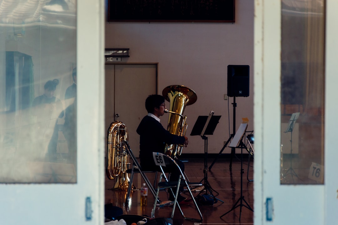 Top Salsa Studios in Goofy Ridge, Illinois: Where to Perfect Your Moves