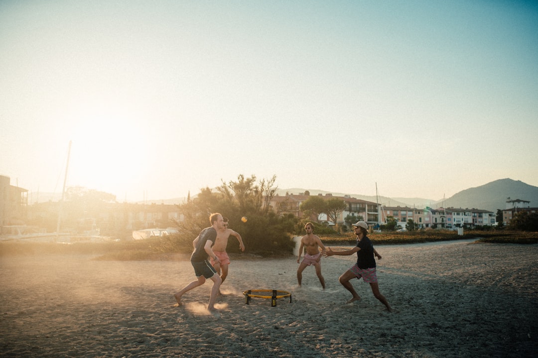Lindy Hop for Beginners: Your Survival Guide to the First Class (and Beyond)