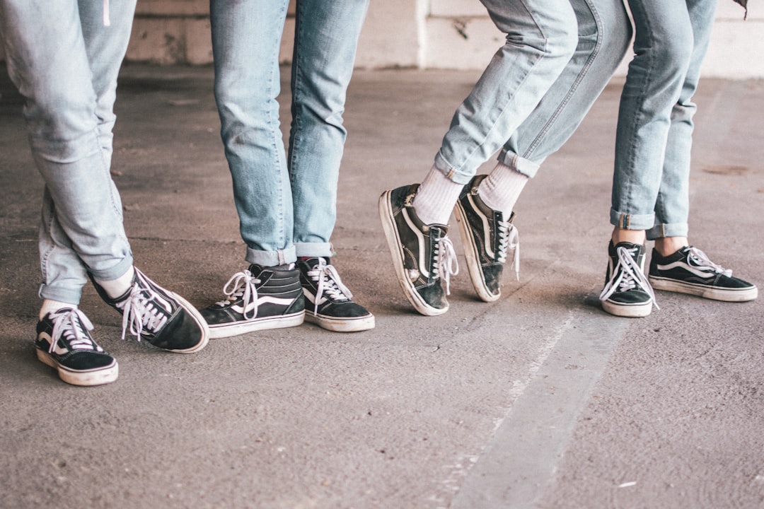 The 5 Songs That’ll Make Your Lindy Hop Party Unforgettable (And Why They Work)