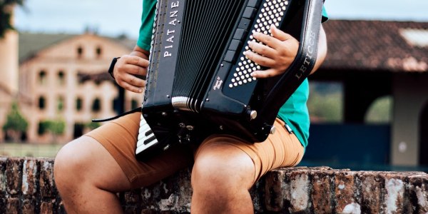 **The "Texas Two-Step" Just Got a Bollywood Remix — And Some Folks Aren't Happy**