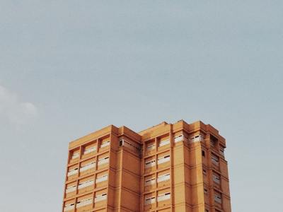 **5 Must-Have Folk Music Albums Every Dancer Should Know**