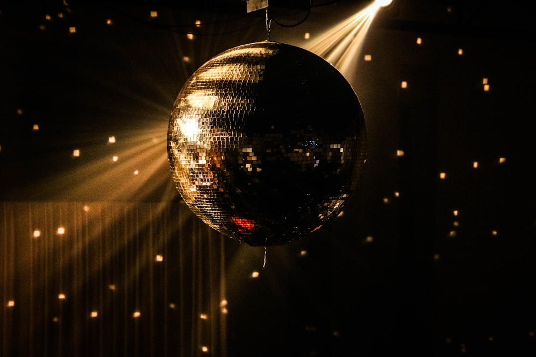 Beyond the Basics: Technical and Artistic Strategies for the Intermediate Jazz Dancer