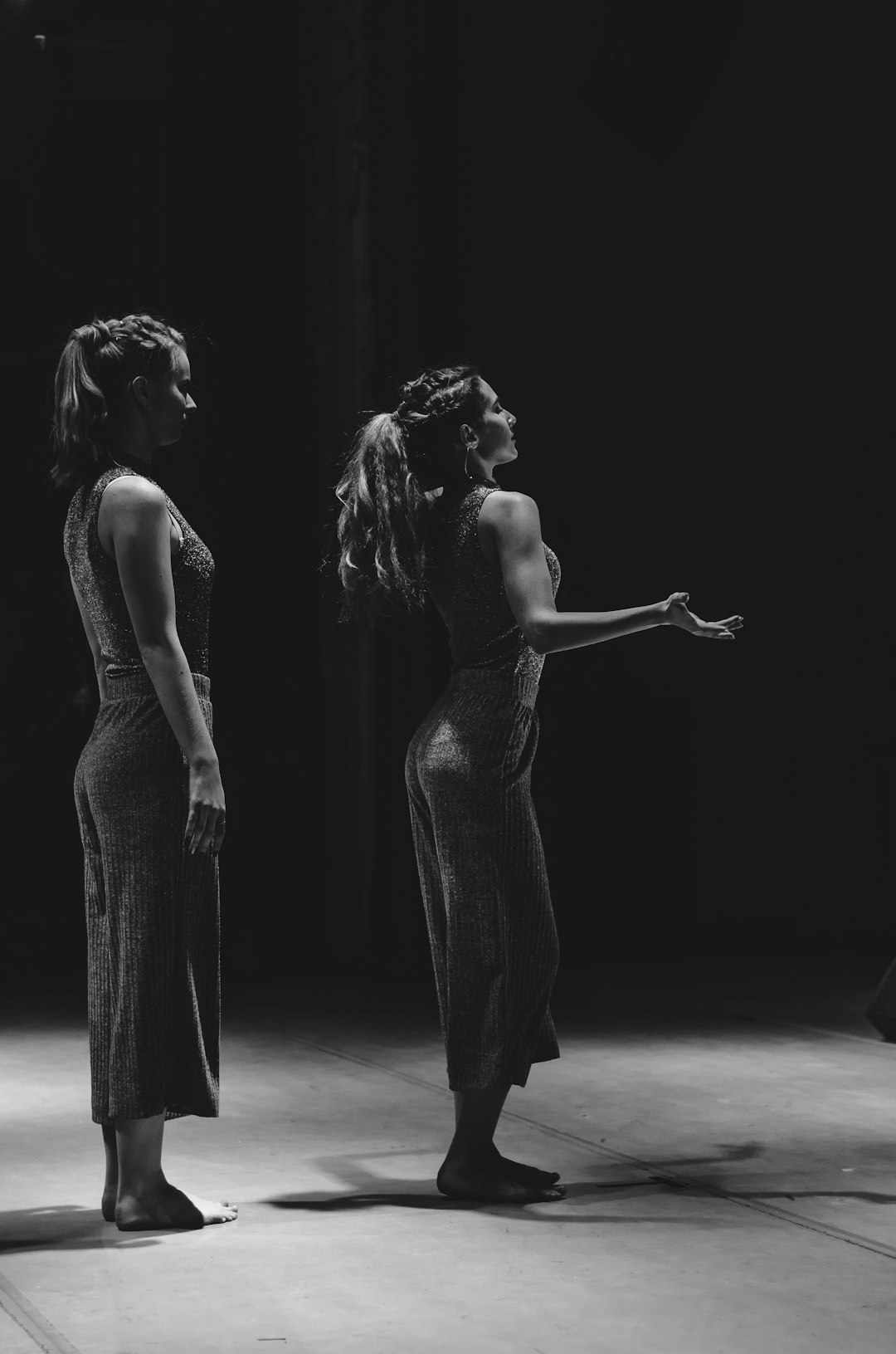 Lindy Hop for Beginners: How to Start Dancing with Confidence (No Partner Required)