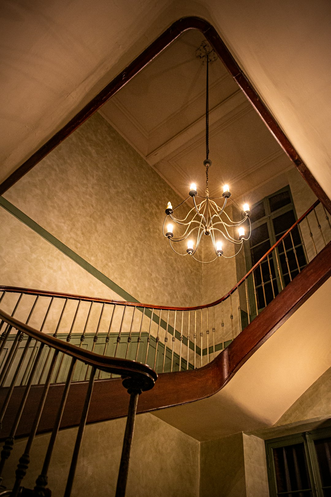 # The Lost Magic of the Aragon Ballroom: Why We Still Miss the Waltz King