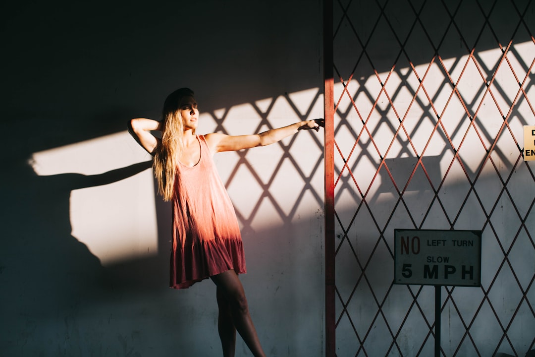 Contemporary Dance Shoes: A Dancer's Guide to Foot Thongs, Jazz Shoes, and Barefoot Alternatives
