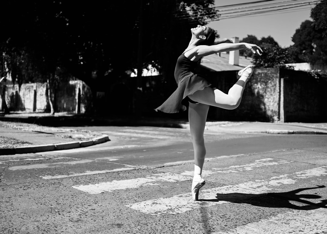 Swing Dance Party Playlist: The Ultimate Guide for Lindy Hop, Balboa, and Beyond