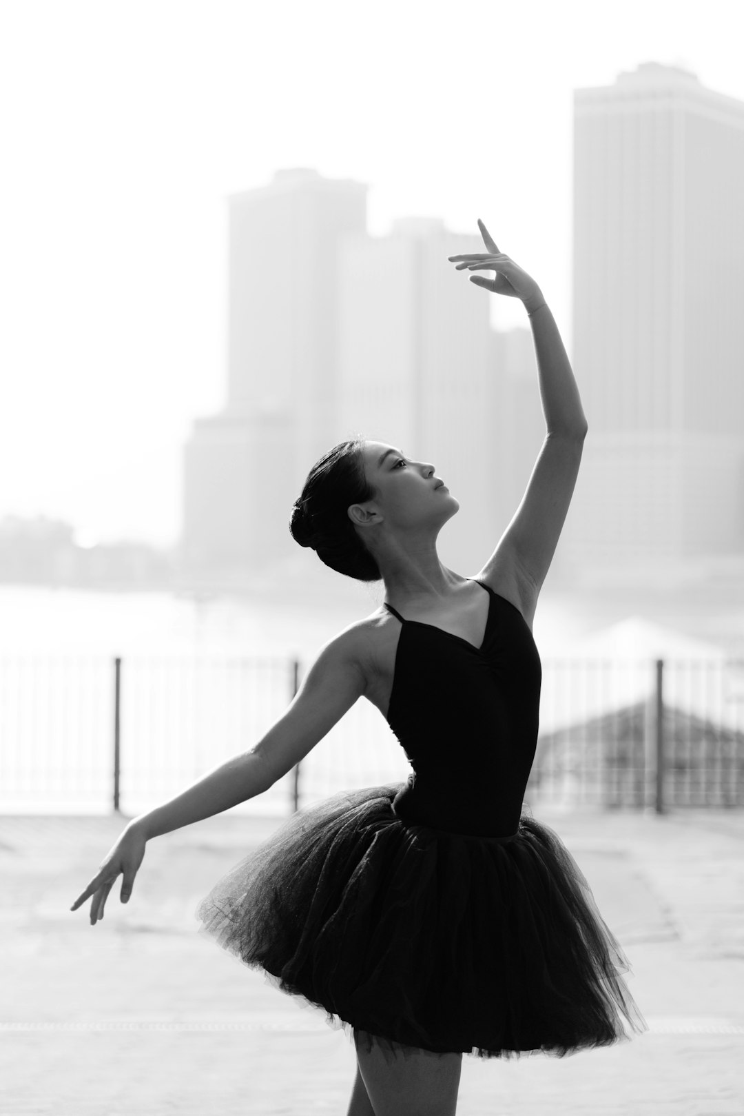 The Digital Embrace: How VR, Online Classes, and Social Media Are Reshaping Tango