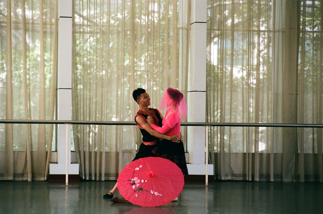 How to Build a Contemporary Dance Career: A Practical Guide for Emerging Artists