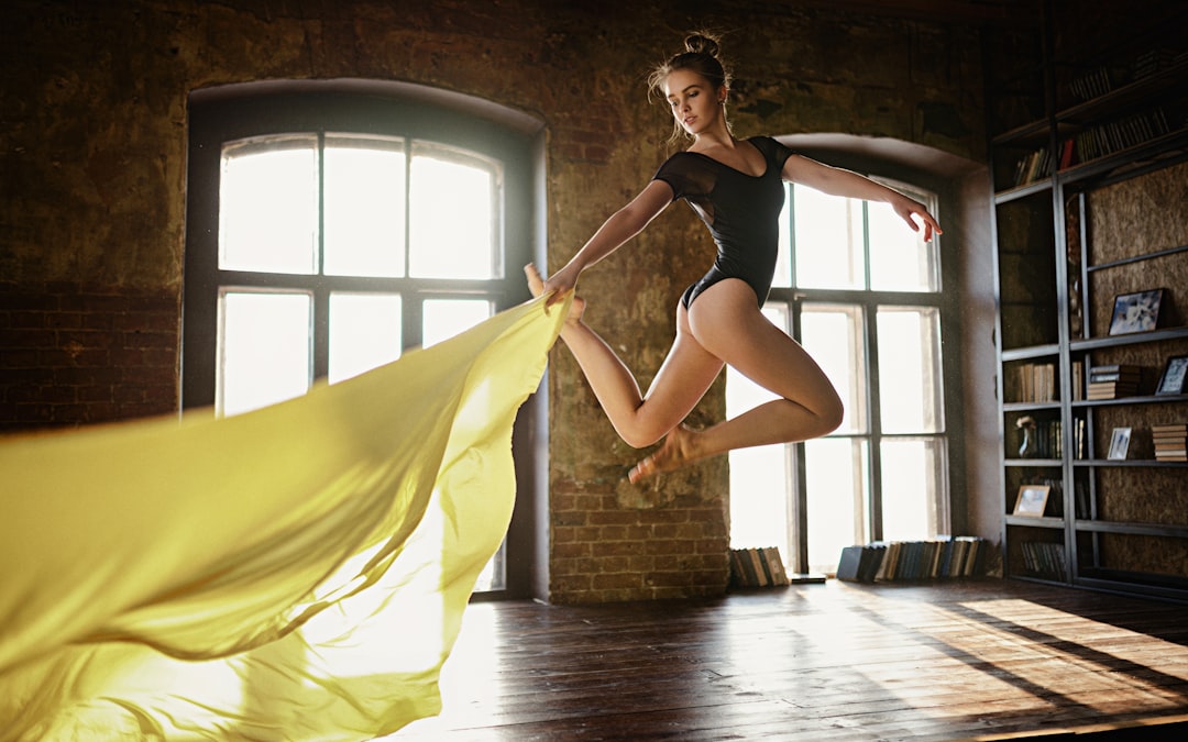 The Best Lindy Hop Music: A Dancer's Guide to Swing Classics, Deep Cuts & Modern Hits