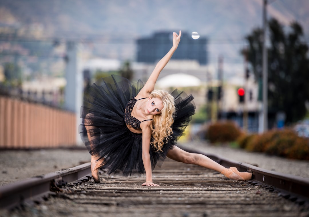Swing Dance Styles Decoded: From Lindy Hop's Aerials to Balboa's Close Embrace
